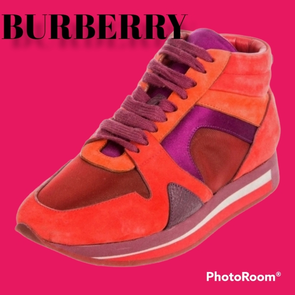 Burberry sneakers ❤, Authentic and in good shape - Picture 2 of 5